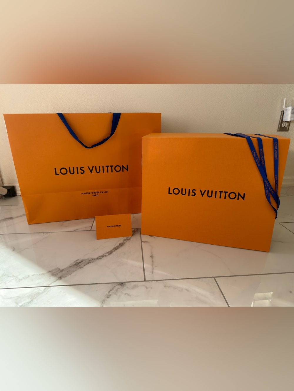Louis Vuitton 4 Piece Set - Shopping Bag & Gift Box & Ribbon & Envelope set